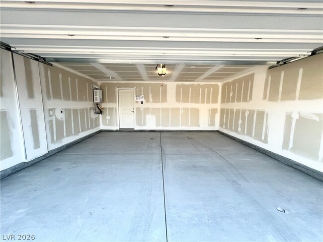 Building Photo - 2625 Dahlia Fls Ave