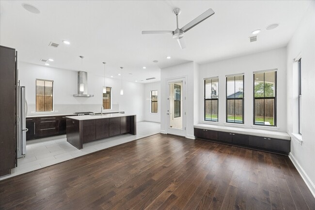 Building Photo - 2011 Colorado St