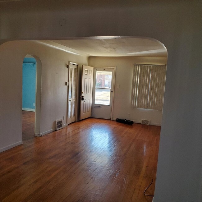 Building Photo - 6506 Memorial Ave