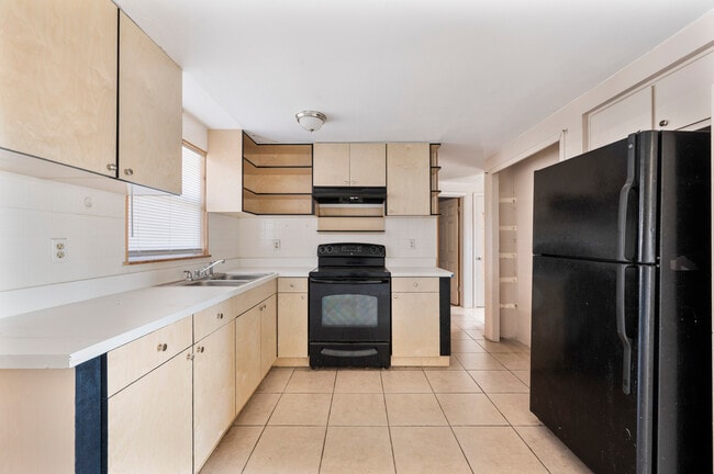 Building Photo - 4719 Blossom Dr