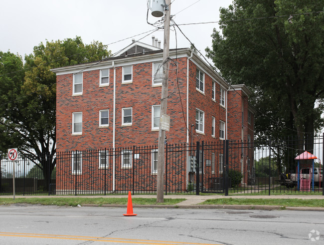 Primary Photo - Chouteau Courts