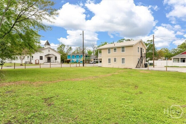 Building Photo - 1514 Augusta Ave