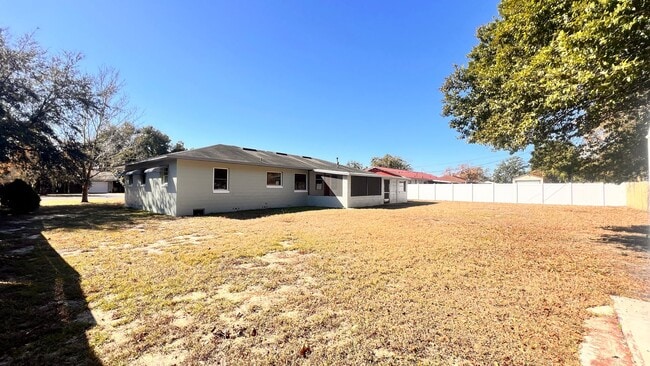 Building Photo - Charming 2-Bed Retreat in the Heart of Mount Dora! PRIME LOCATION! DONT MISS OUT!