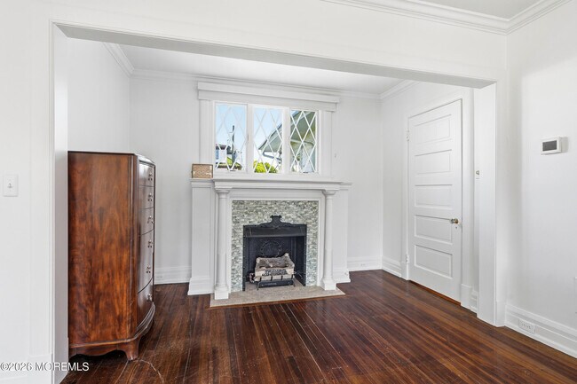 Building Photo - 211 Cedar Ave