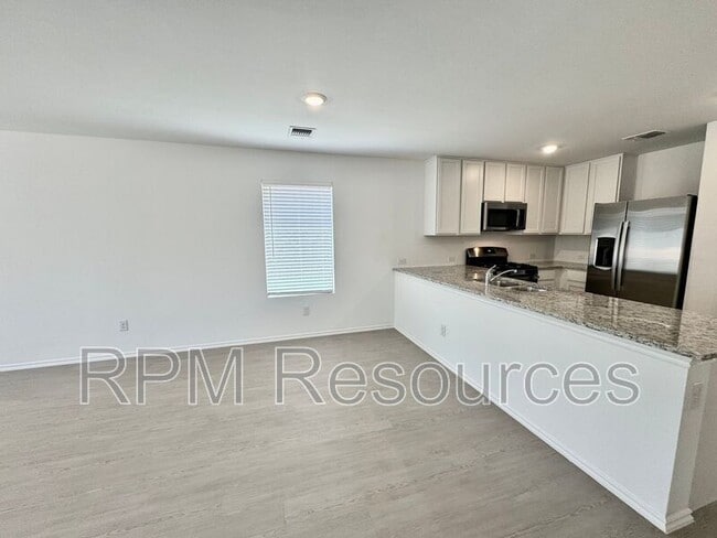 Building Photo - 14818 Razorbill Dr