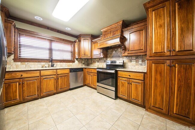 Building Photo - 19 Tradewinds Dr