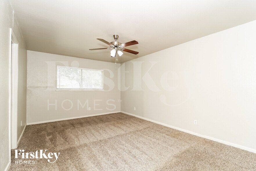 Building Photo - 2918 Rayswood Dr