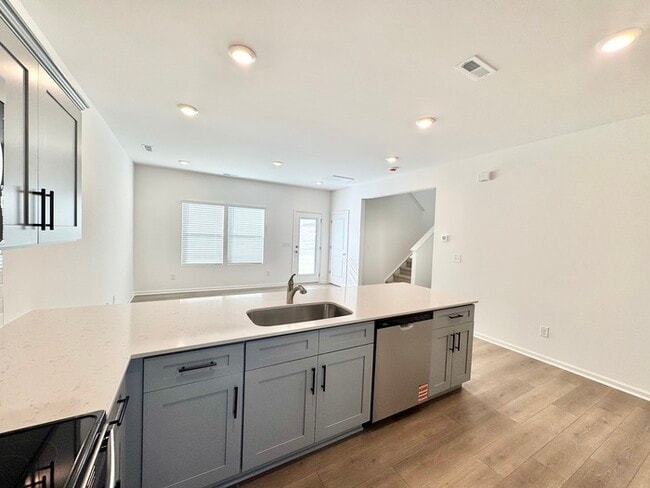 Building Photo - BRAND NEW 3bd/2.5 BATH HOME- Kensington Co...