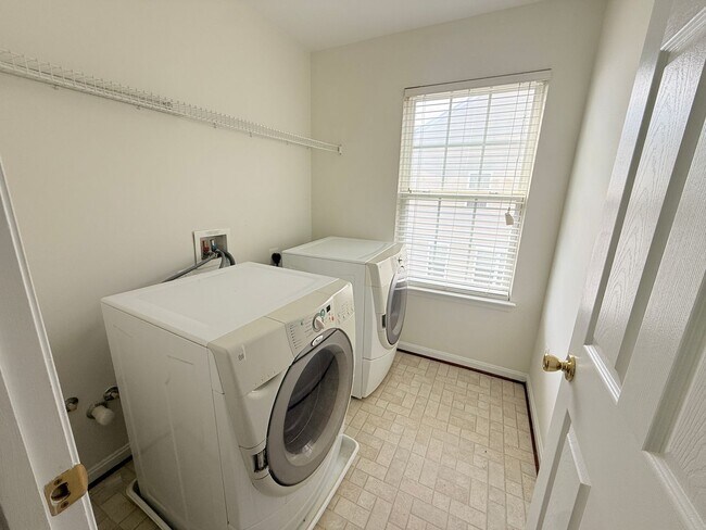 Building Photo - 3 Brushy Creek Cir
