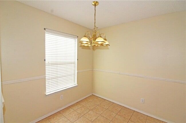 Building Photo - 2515 Parkcrest Dr