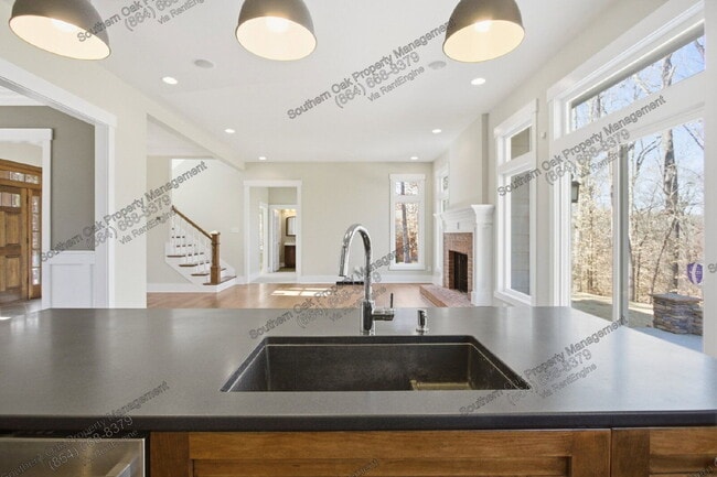 Building Photo - 401 Promontory Ridge