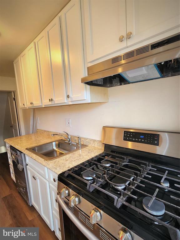 Building Photo - 3712 Elmley Ave