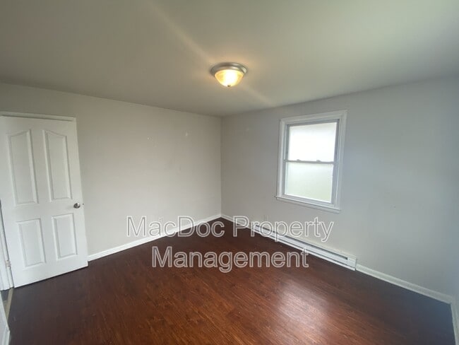 Building Photo - 1500 Airport Ave