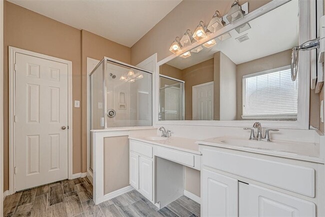 Building Photo - 16942 Langham Crossing Ln