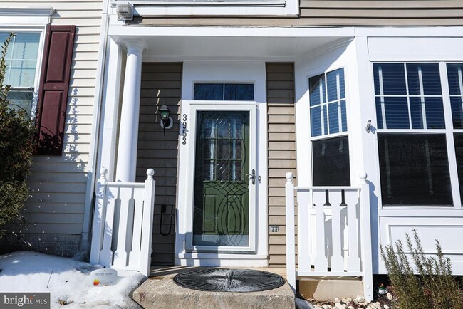 Building Photo - 3953 Hartlake St