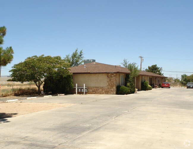 Building Photo - 15392 Bear Valley Rd