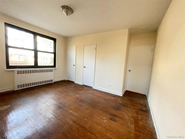 Building Photo - 141 E Hartsdale Ave