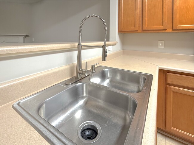 Building Photo - 3845 Grovemont Pl