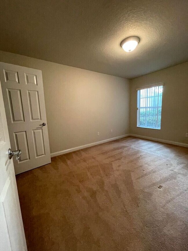 Building Photo - Capri Villa in Village Walk-11831 Iselle D...