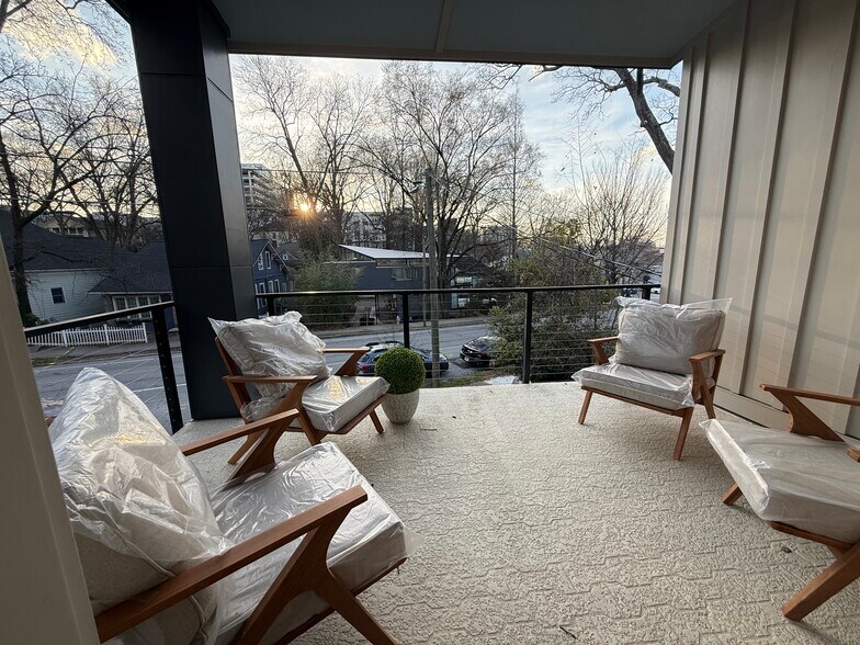 Building Photo - 1073 Hemphill Ave NW