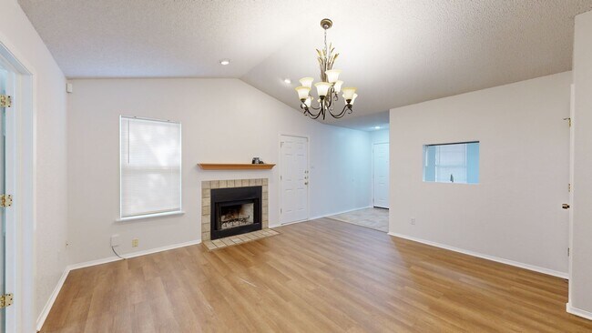 Building Photo - 2208 Cooke Dr