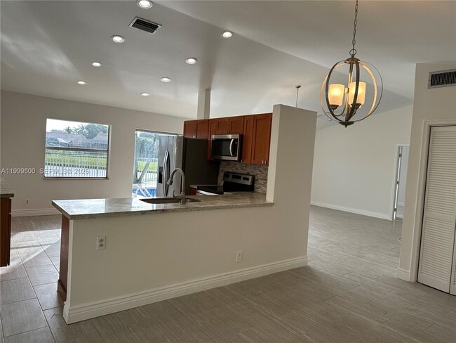 Building Photo - 9841 Ridge Creek Rd