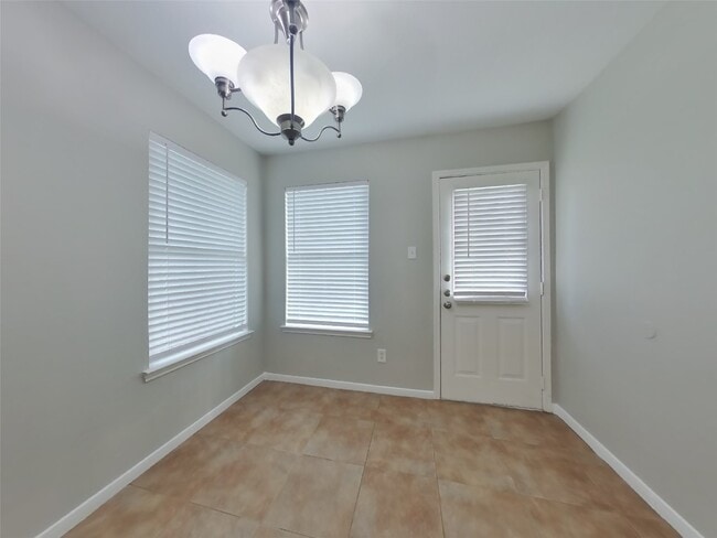 Building Photo - 21918 Willow Shade Ln