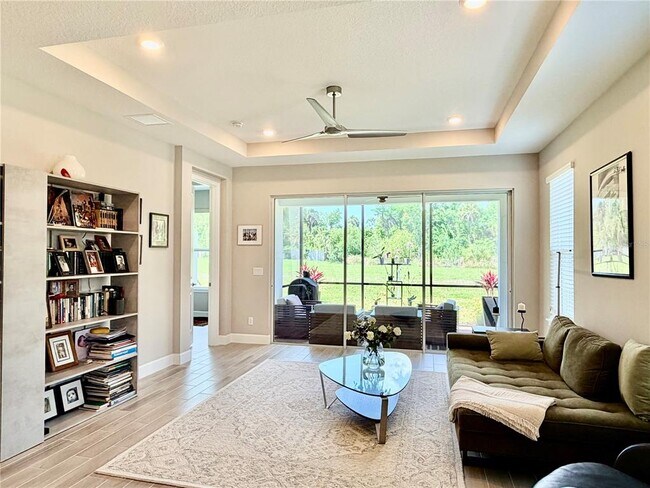 Building Photo - 6111 Mesa Gln