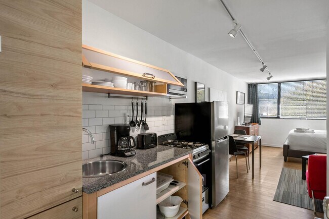 Building Photo - 47 25th St NW