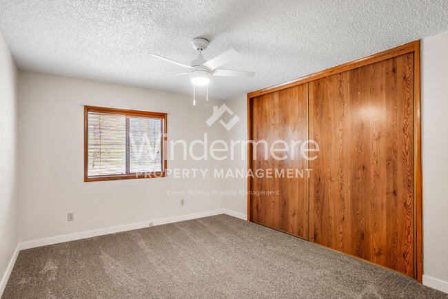 Building Photo - Wide open space- offering 6month lease