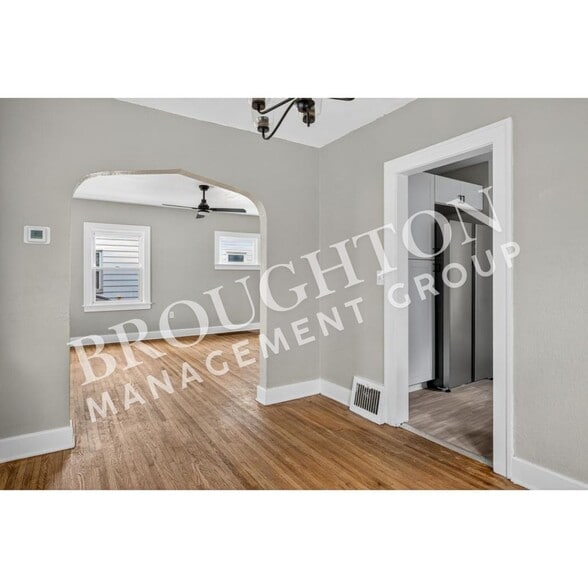 Building Photo - 5848 Acoma Dr