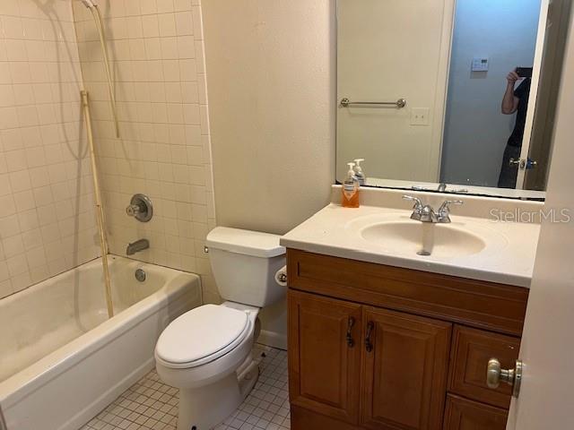 Building Photo - 4921 NW 37th Dr