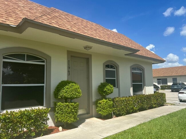 Building Photo - 11943 Sturbridge Ln