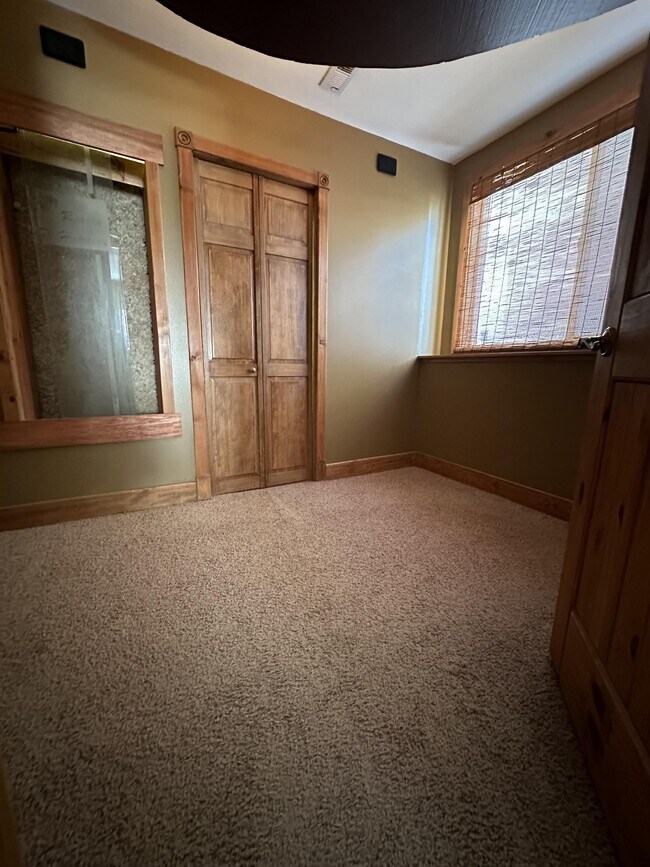 Building Photo - 113 Manilla Dr