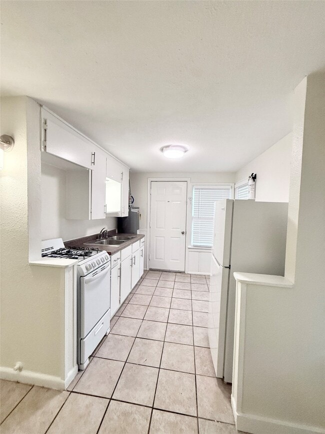 Building Photo - 2714 Carrolton St