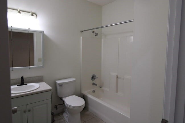 Building Photo - 348 Moss Creek Ln
