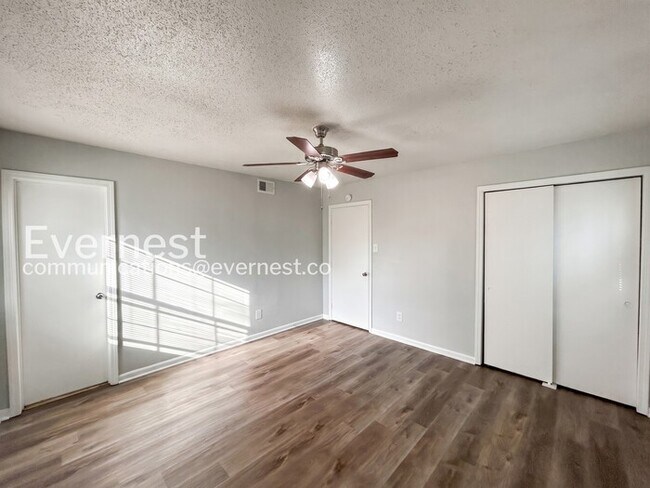 Building Photo - 4029 Socorro Dr