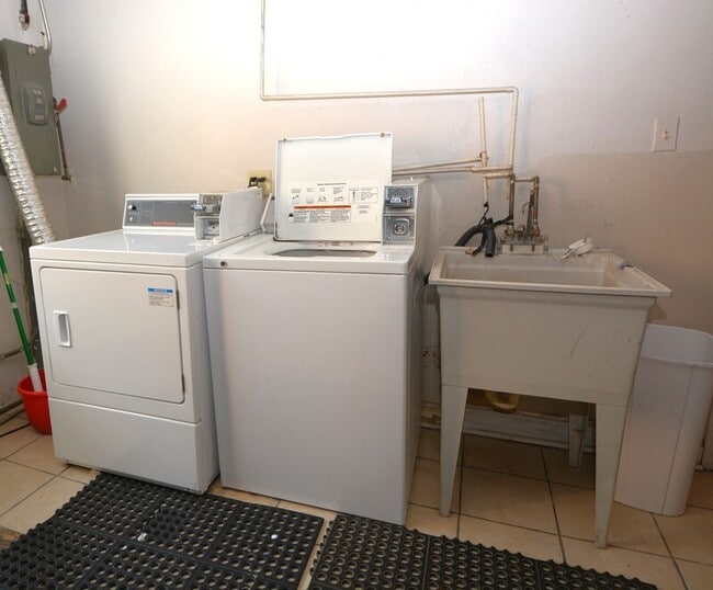 Building Photo - 20 N Garfield St