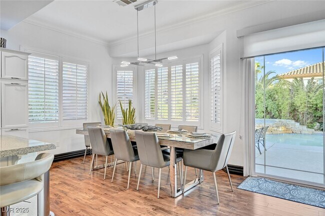Building Photo - 9593 Los Cotos Ct