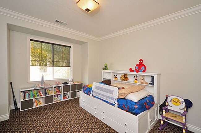 Building Photo - Simply Gorgeous 4+ BR Home with many Amenities!!!