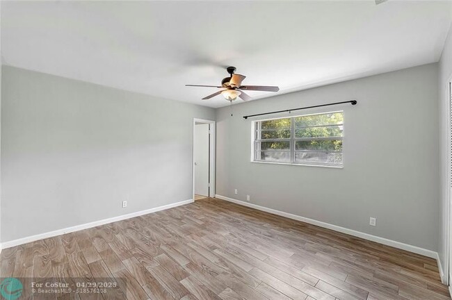 Building Photo - 3843 NW 81st Terrace