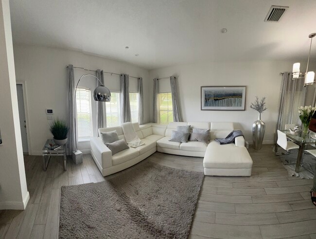 Building Photo - 2167 SW 99th Way
