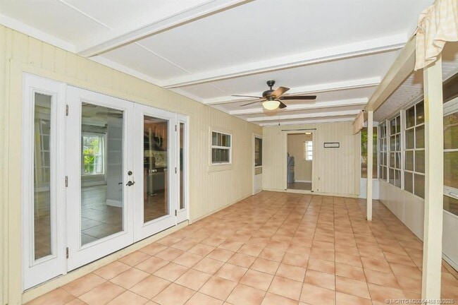 Building Photo - 1365 SW Gastador Ave