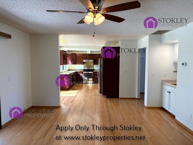 Building Photo - 1105 Rock Creek Way