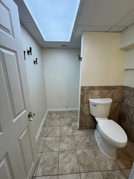 Building Photo - 1239 Disston St Unit 2