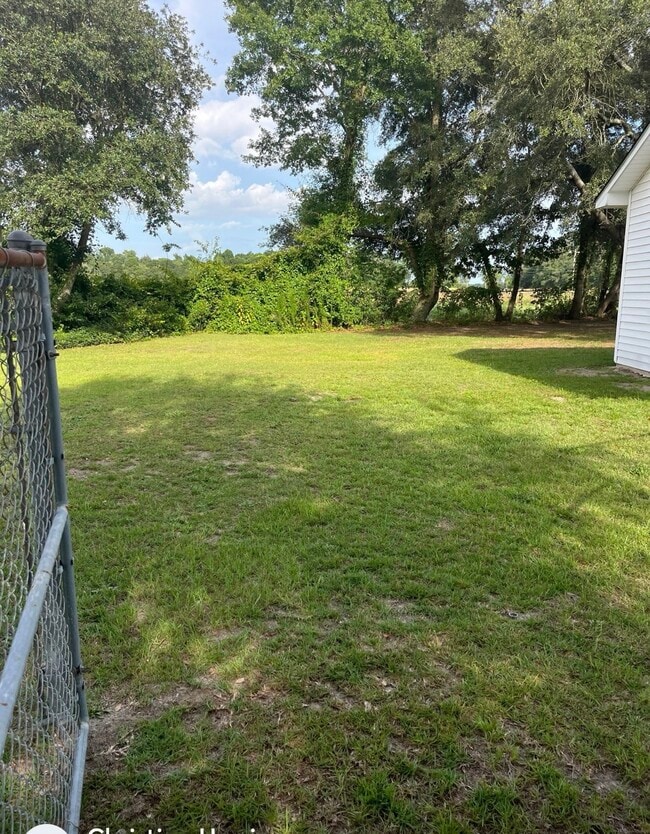 Building Photo - 3810 Bluff Rd