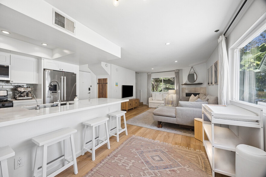 Building Photo - 11734 Avon Way