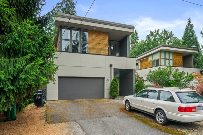 Primary Photo - 2325 N 122nd St