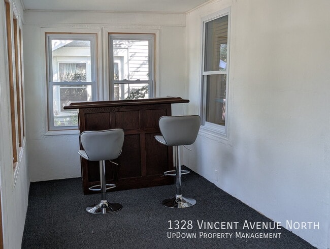 Building Photo - 1328 N Vincent Ave