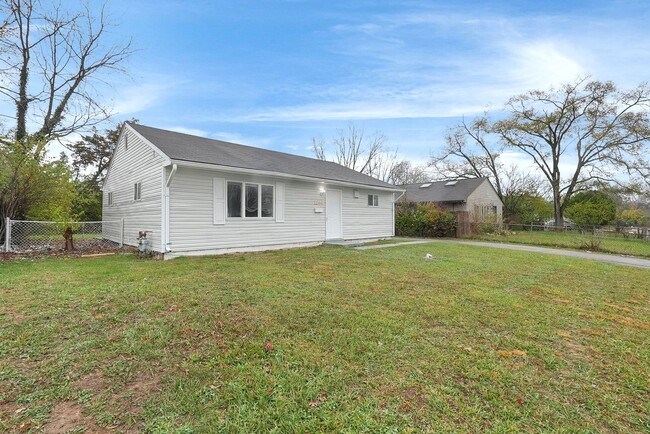 Building Photo - Newly renovated 3-bedroom, 1-bathroom ranc...